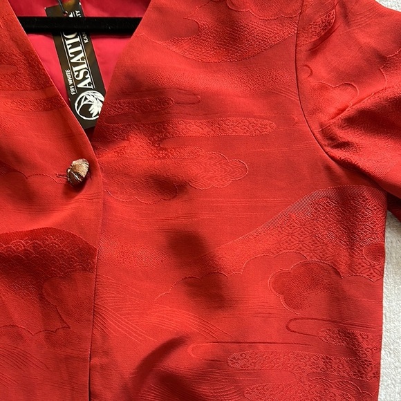 Vintage Asiatica Kansas City Vibrant Red Collarless Blazer with Textured Fabric - Picture 9 of 10